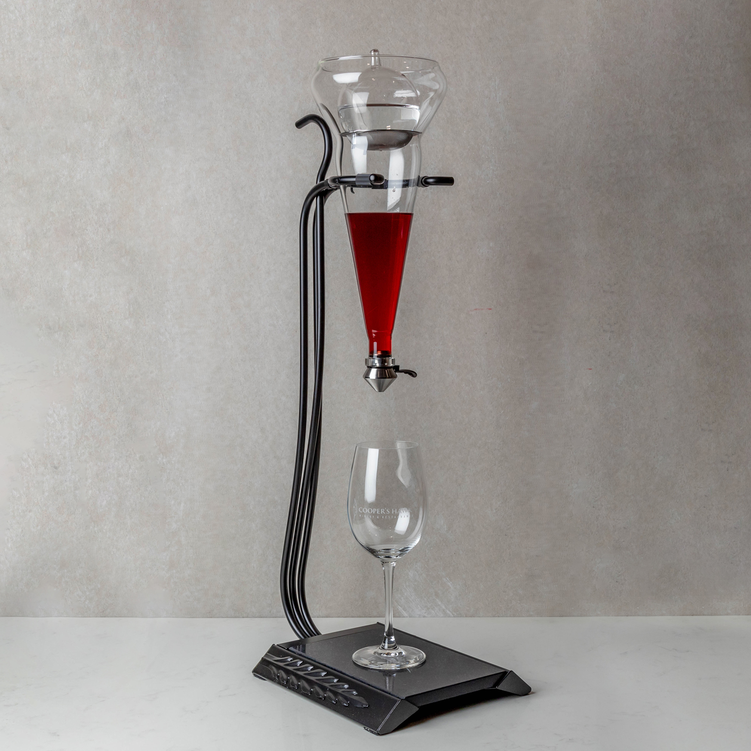 https://shop.coopershawkwinery.com/images/product/P/GRAPEVINE%20DECANTER%20W%20WINE.jpg