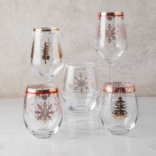 https://shop.coopershawkwinery.com/images/product/Winter%20Glass%20Family.jpg