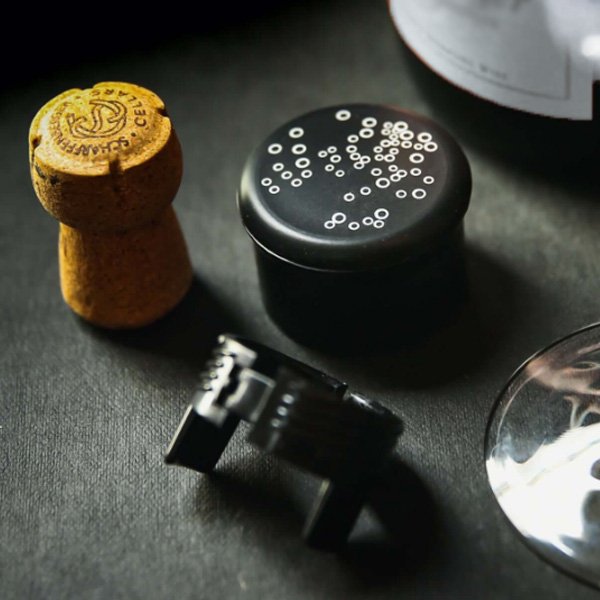 CapaBubbles Champagne Stopper